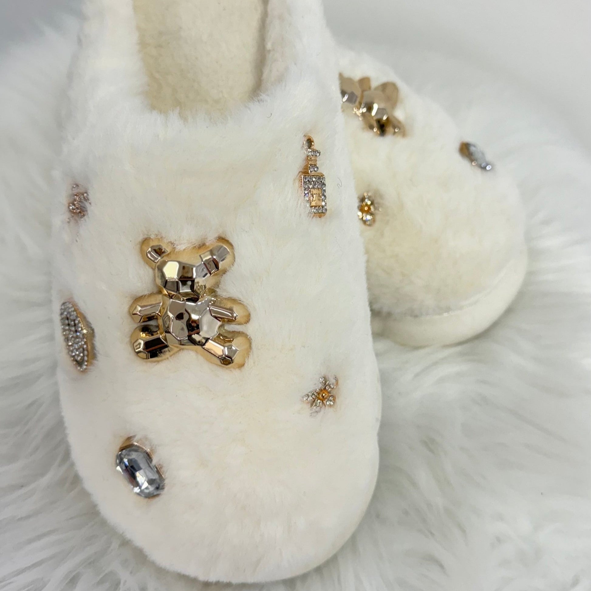 Women's slippers - white - smiley slippers
