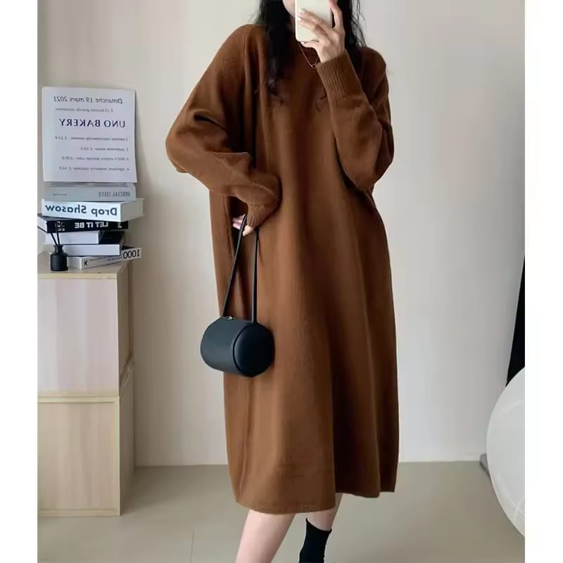 "Women's Minimalist Knitted Wool Dress - Loose, Knee-Length"